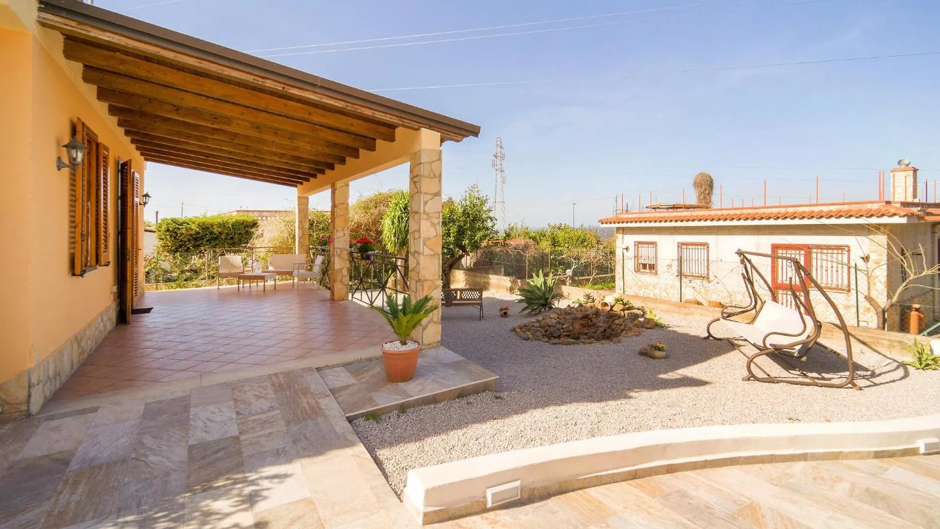 Awesome Home In Altavilla Milicia With Kitchen 이탈리아