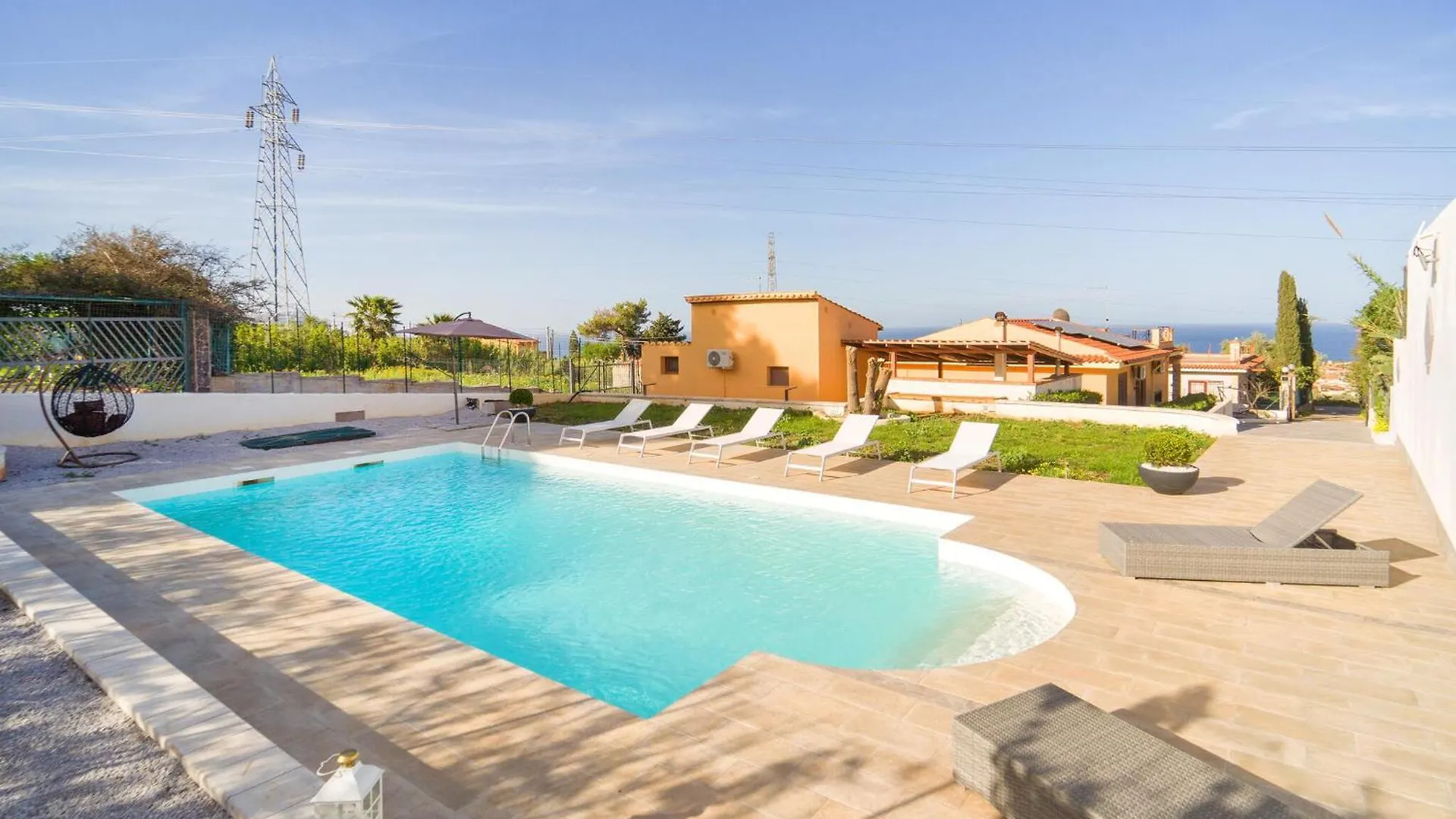 Awesome Home In Altavilla Milicia With Kitchen 0*,