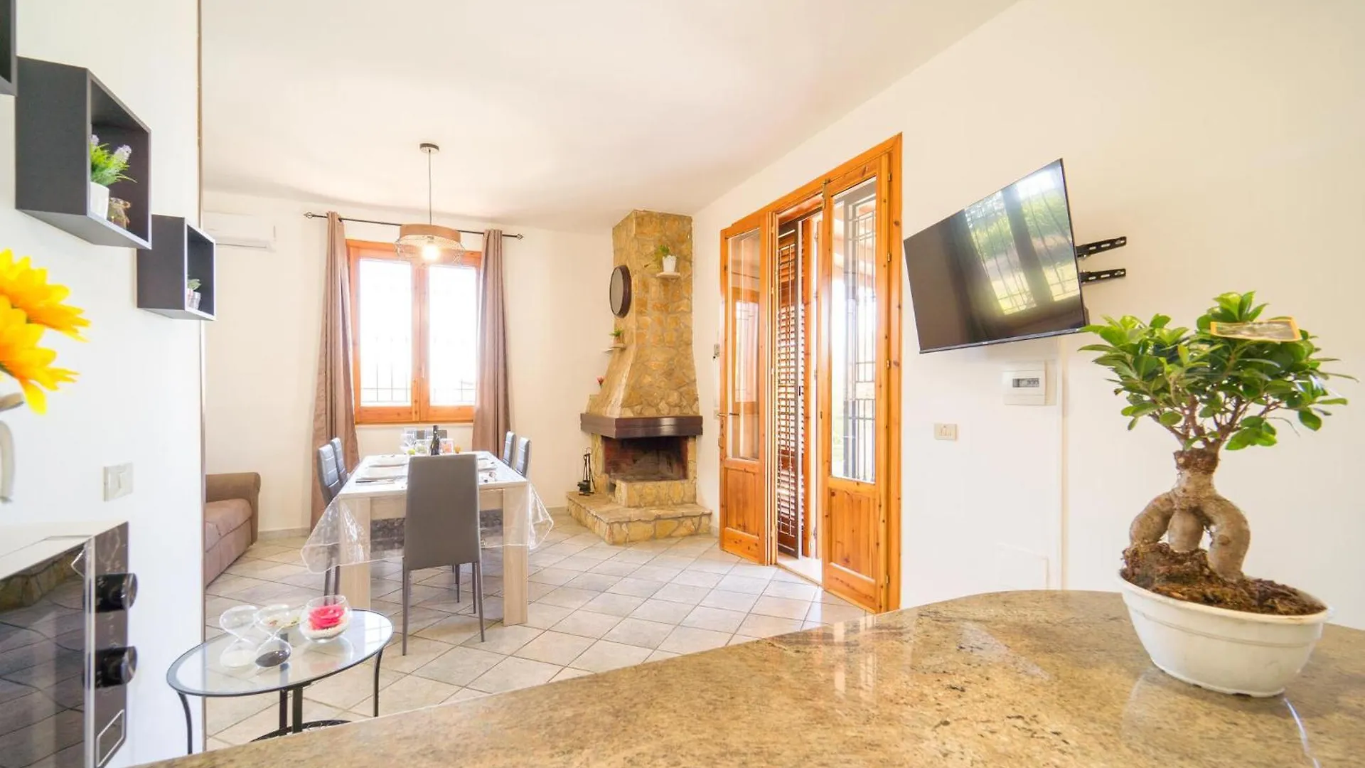 펜션 Awesome Home In Altavilla Milicia With Kitchen 이탈리아